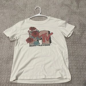 Comfy MTV (music television) t shirt